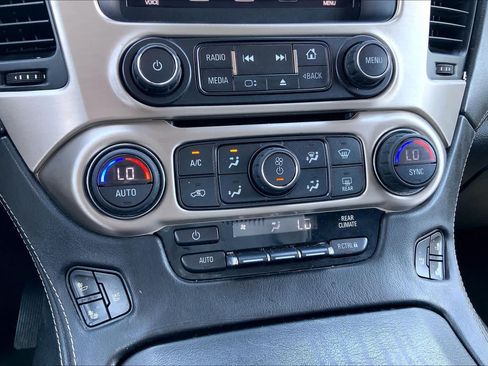 Used 2015 GMC Yukon Denali w/ Touring Package AWD/4WD image 27