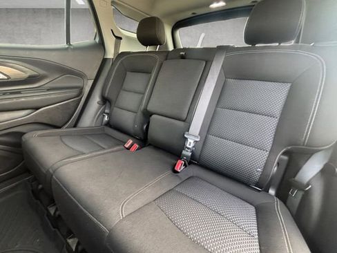 Used 2024 GMC Terrain SLE w/ Driver Convenience Package FWD image 27