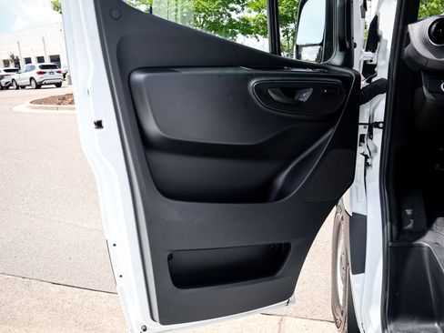 Used 2025 Mercedes-Benz Sprinter 2500 image 12