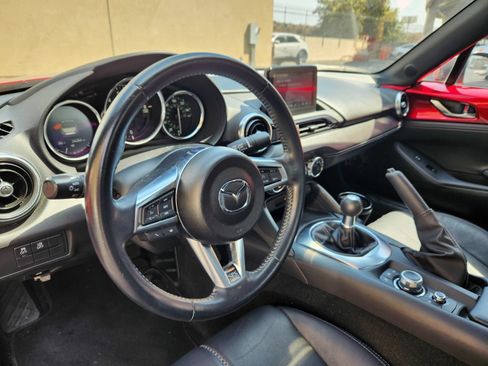 Used 2023 MAZDA MX-5 Miata Grand Touring RWD image 8
