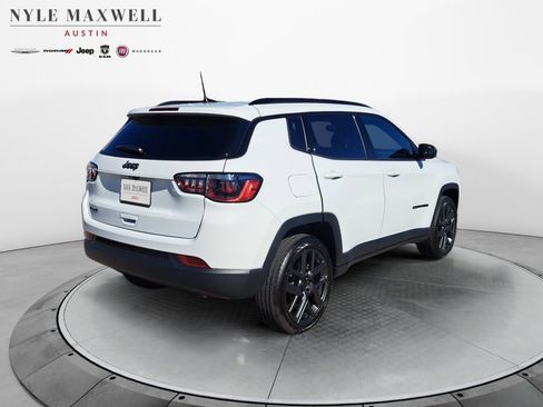 New 2026 Jeep Compass Latitude image 15