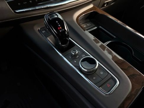 Used 2023 Cadillac Escalade Sport Platinum w/ LPO, ONYX Package image 36