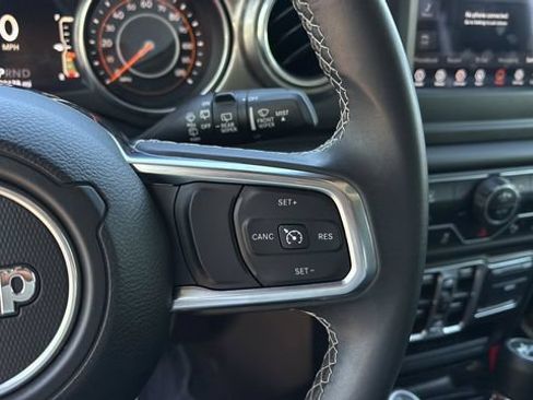 Used 2018 Jeep Wrangler Unlimited Sahara AWD/4WD image 23
