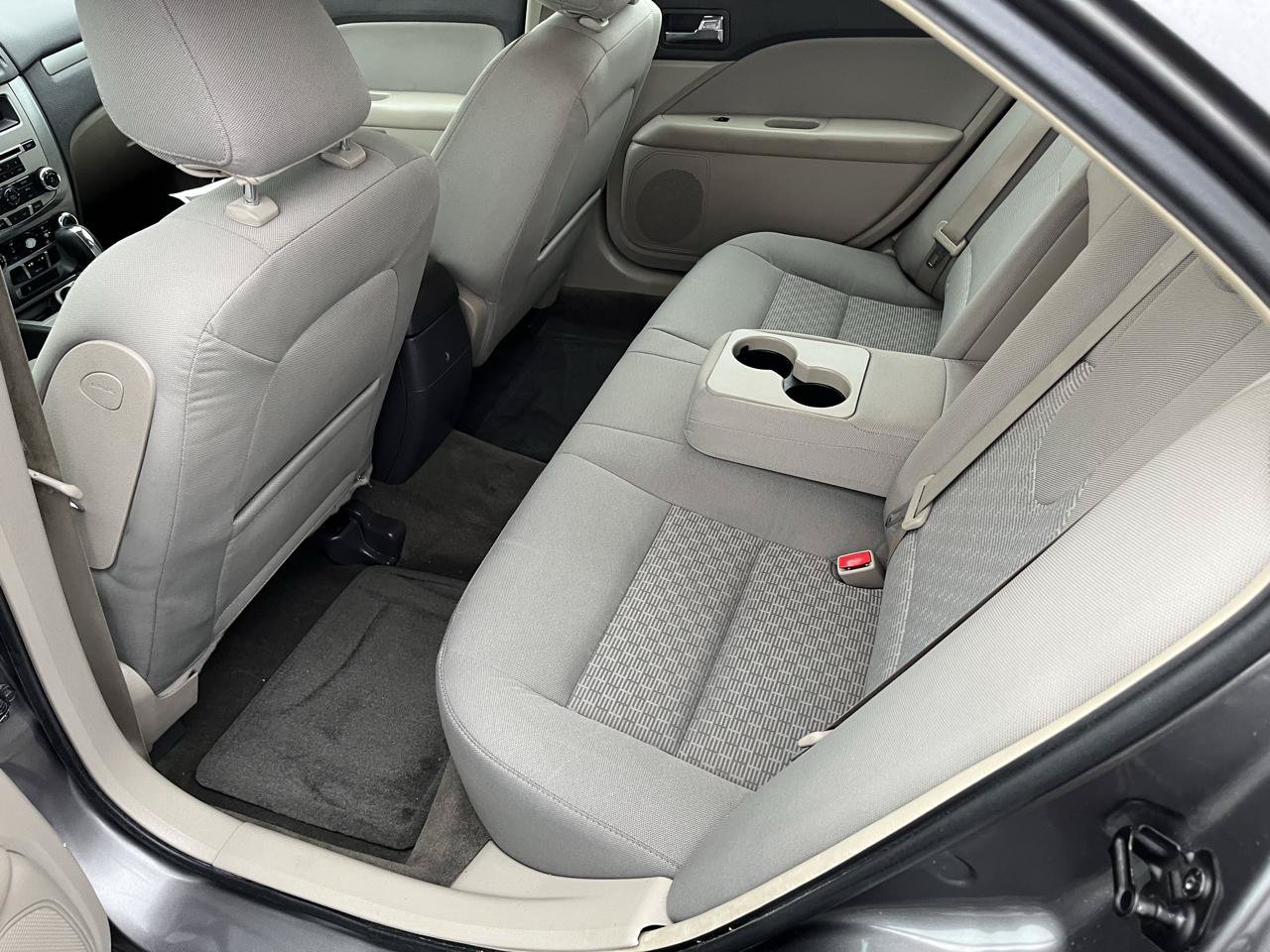 Used 2010 Ford Fusion SE FWD image 19