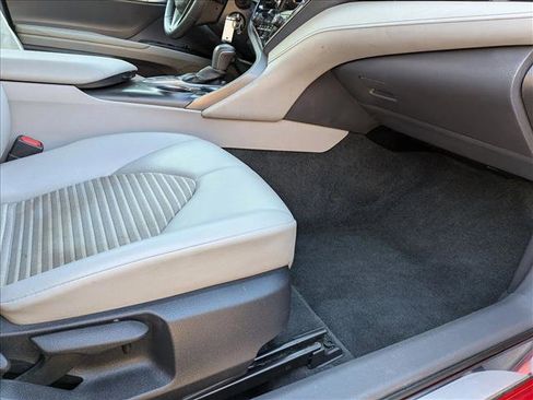 Certified 2022 Toyota Camry SE image 15