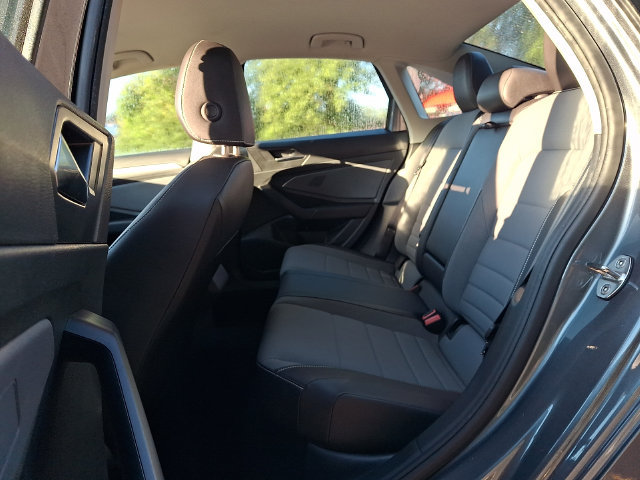 Used 2025 Volkswagen Jetta SE FWD image 10