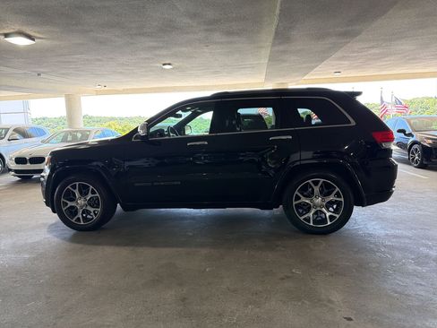 Used 2019 Jeep Grand Cherokee Overland AWD/4WD image 2