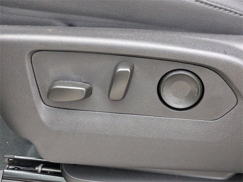 Used 2025 GMC Sierra 1500 SLT w/ SLT Premium Plus Package image 18