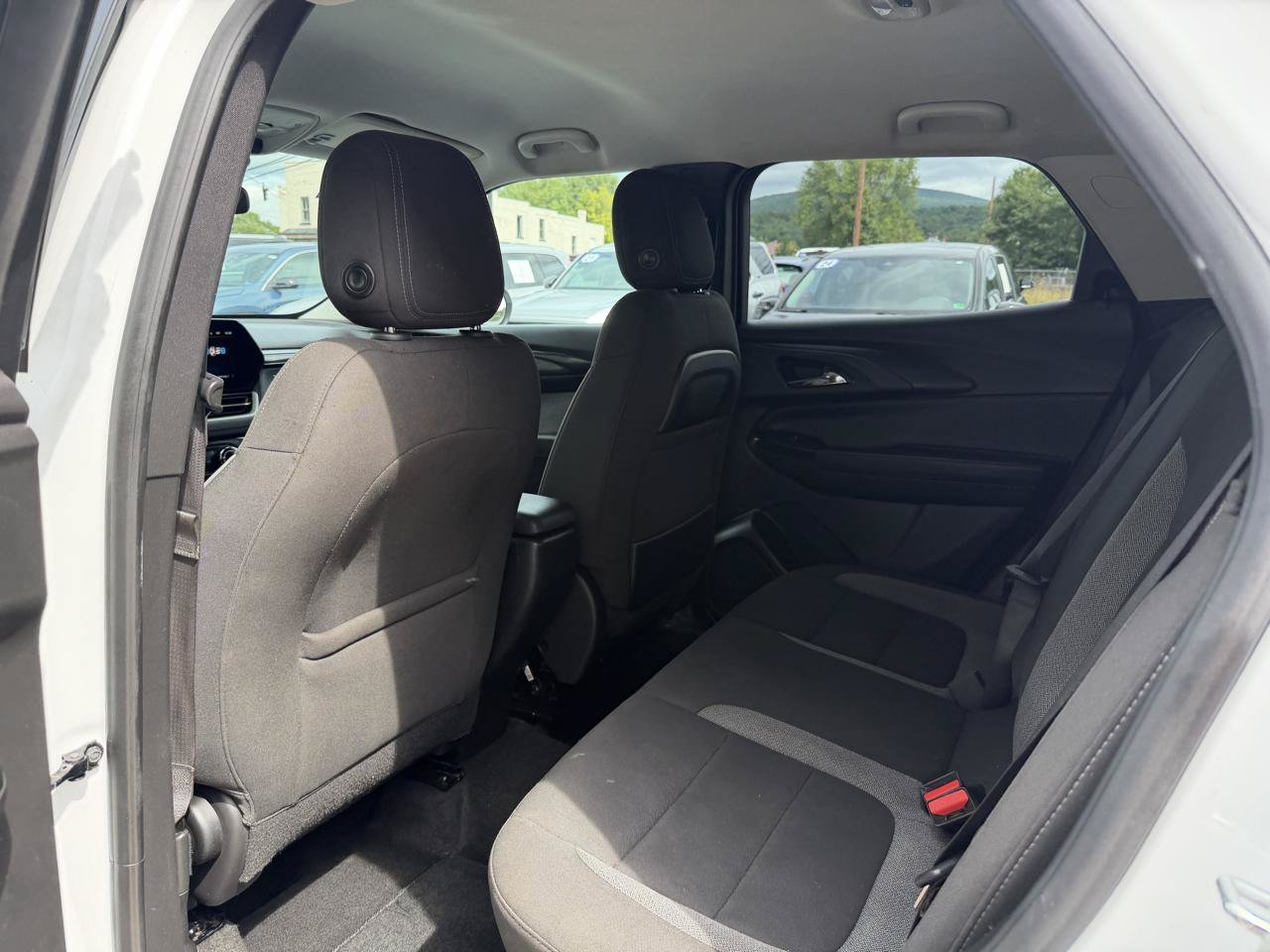 Used 2025 Chevrolet TrailBlazer LT AWD/4WD image 18