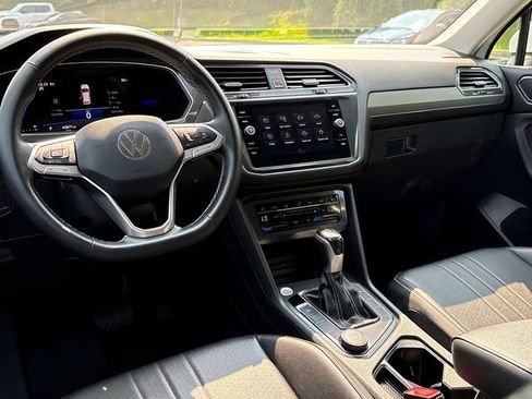 Used 2022 Volkswagen Tiguan SE AWD/4WD image 3
