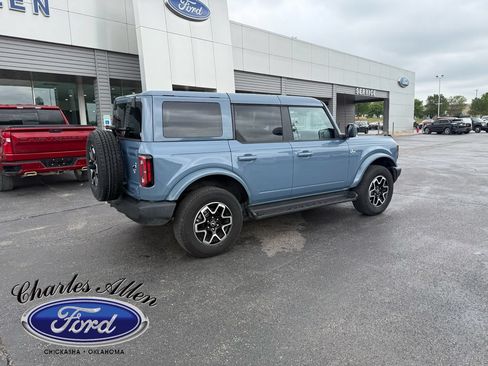 Used 2025 Ford Bronco Outer Banks AWD/4WD image 3