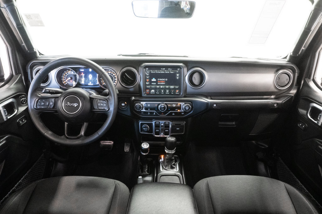 Certified 2023 Jeep Gladiator Sport AWD/4WD image 9