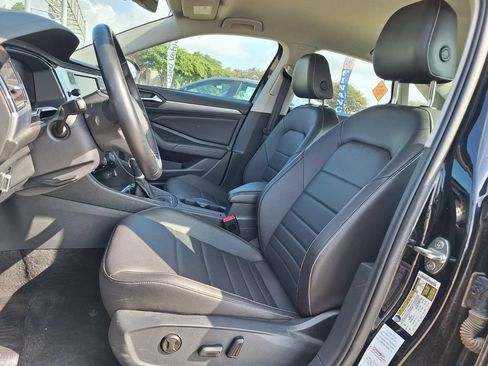 Used 2024 Volkswagen Jetta SE FWD image 19