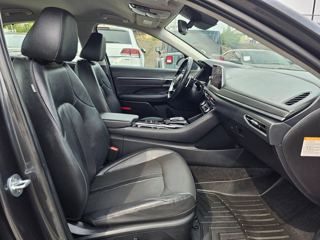Used 2022 Hyundai Sonata Limited w/ Cargo Package FWD image 10