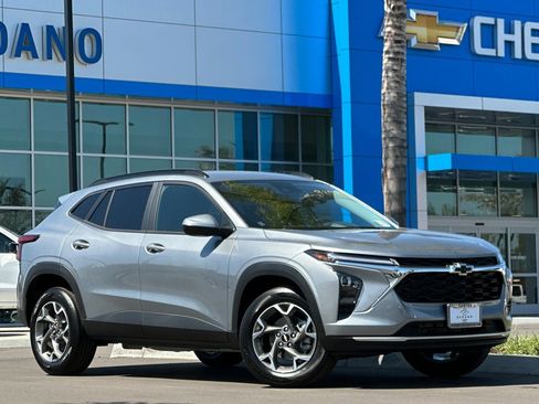 New 2026 Chevrolet Trax LT w/ Driver Confidence Package FWD image 2