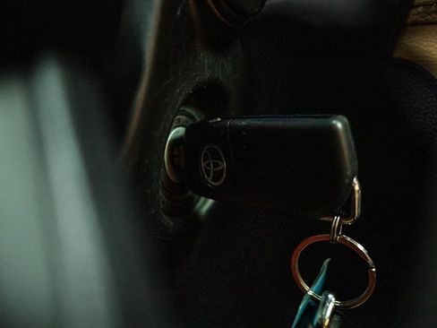 Used 2022 Toyota RAV4 LE image 18