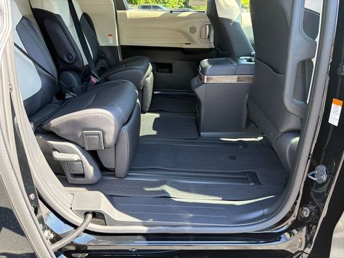 New 2026 Toyota Sienna Platinum AWD/4WD image 15