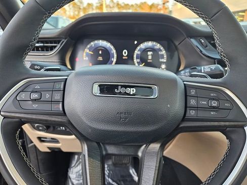 New 2026 Jeep Grand Cherokee Limited w/ Luxury Tech Group II image 13
