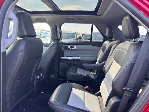 Used 2023 Ford Explorer XLT w/ Equipment Group 202A image 13