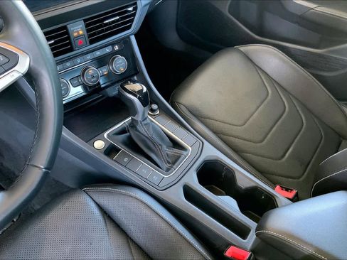 Used 2023 Volkswagen Jetta SEL FWD image 17