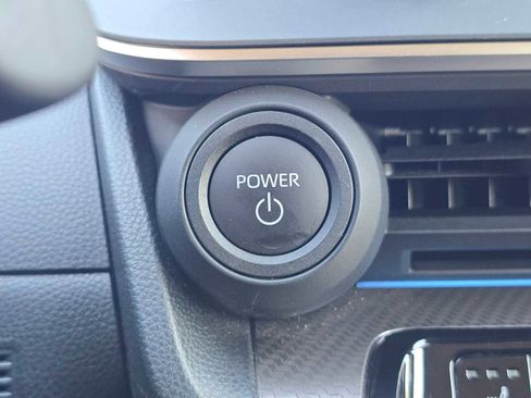 Used 2025 Toyota Prius XLE FWD image 31