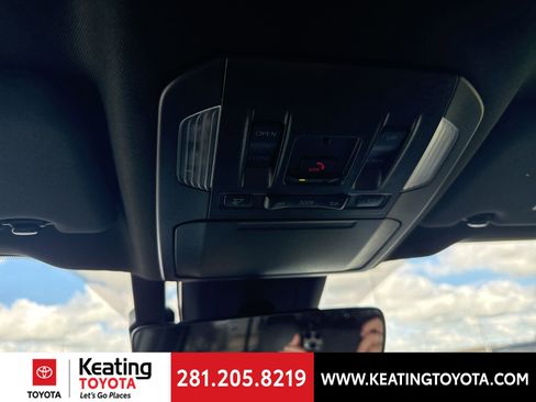 Used 2025 Toyota Highlander XSE AWD/4WD image 17