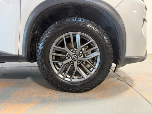 Used 2024 Nissan Rogue S AWD/4WD image 8