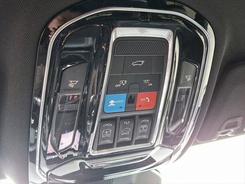 Certified 2023 Jeep Grand Cherokee Overland image 30