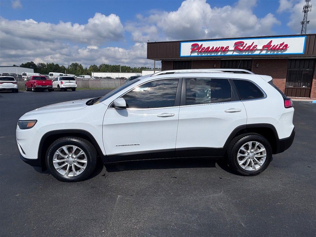 Used 2019 Jeep Cherokee Latitude w/ Popular Appearance Group FWD image 2
