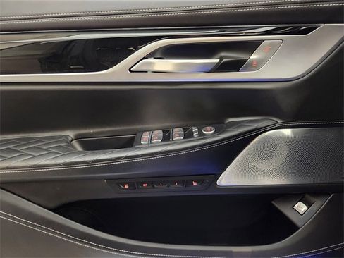Used 2022 BMW ALPINA B7 xDrive w/ Luxury Rear Seating Package image 25