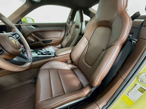Certified 2025 Porsche 911 Carrera RWD image 5