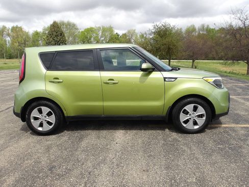 Used 2015 Kia Soul FWD image 2