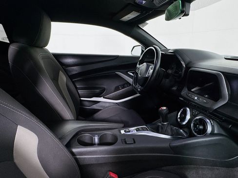 Used 2021 Chevrolet Camaro SS RWD image 23
