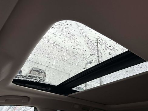 Used 2022 Nissan Pathfinder Platinum w/ Cargo Package image 11