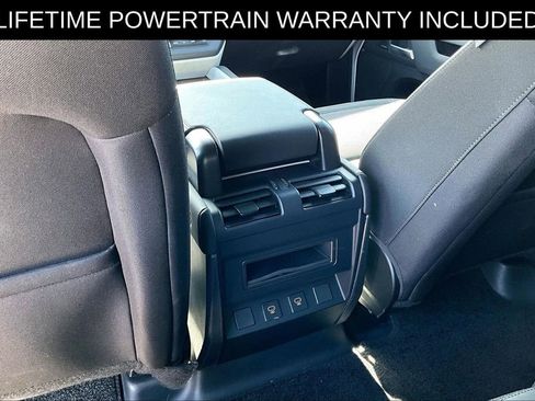 Used 2025 Land Rover Defender 110 S image 28