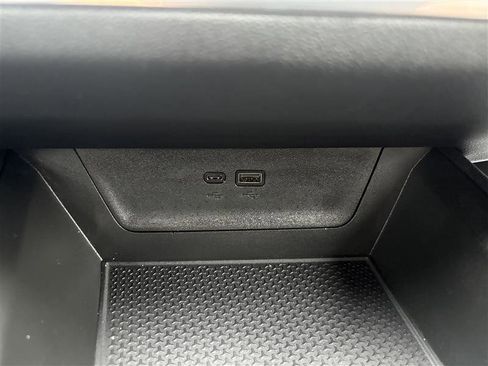 Used 2025 Chevrolet Equinox LT w/ Convenience Package II image 20