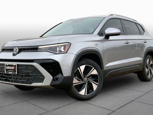 New 2026 Volkswagen Taos SE AWD/4WD image 1