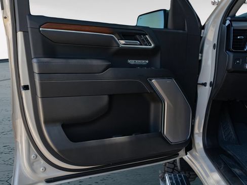 New 2026 GMC Sierra 1500 Denali w/ Denali Reserve Package AWD/4WD image 18