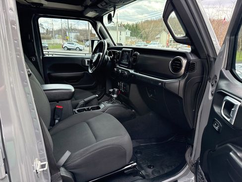 Used 2019 Jeep Wrangler Unlimited Sport S image 29