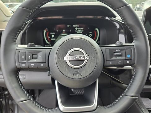 New 2025 Nissan Pathfinder Platinum w/ Black Appearance Package image 24