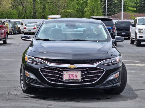 Used 2024 Chevrolet Malibu LT image 3