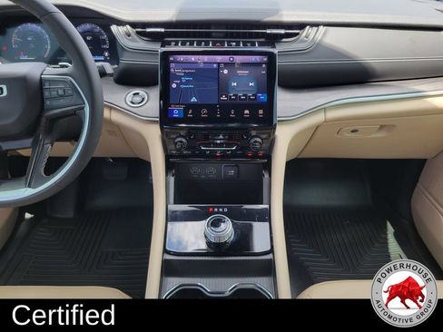 Used 2024 Jeep Grand Cherokee Limited RWD image 20