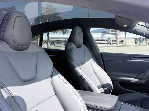 Used 2025 Tesla Model S AWD/4WD image 52