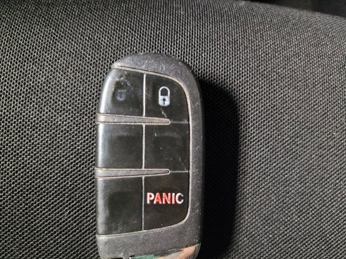 Used 2020 Jeep Renegade Latitude FWD image 32