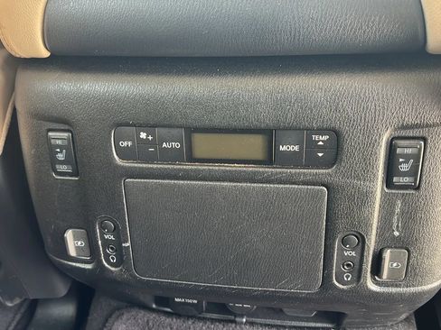 Used 2018 Nissan Armada Platinum w/ Captain Seat Package AWD/4WD image 16