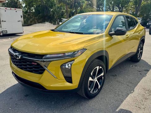 Used 2024 Chevrolet Trax RS image 11