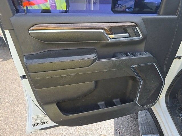 Used 2024 Chevrolet Silverado 2500 LT AWD/4WD image 12