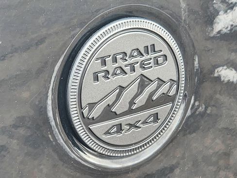 Used 2023 Jeep Gladiator Sport AWD/4WD image 15
