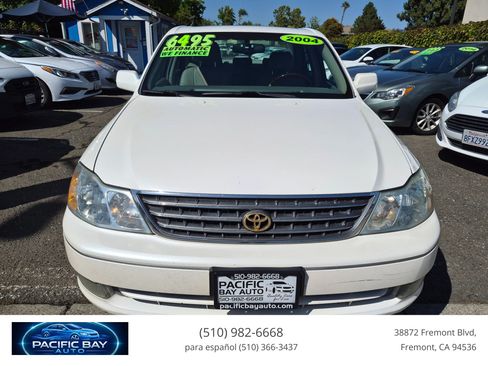 Used 2004 Toyota Avalon XLS FWD image 2