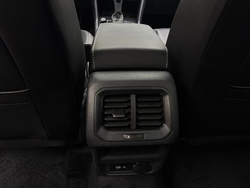 Used 2024 Volkswagen Tiguan SE FWD image 73